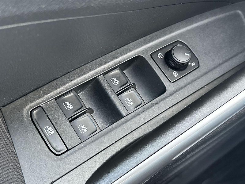 Škoda Fabia (2024) 1.0 TSI DSG Top Selection - fotka 18 z 31