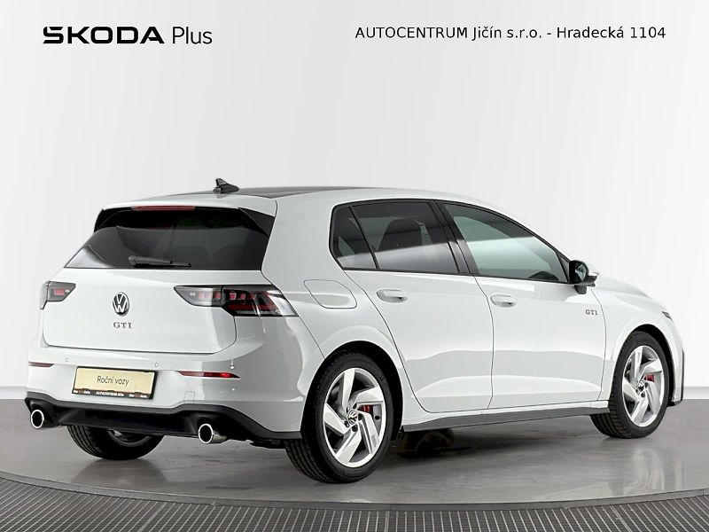 Volkswagen Golf (2025) GTI 2.0 TSI 195kW DSG - fotka 2 z 34