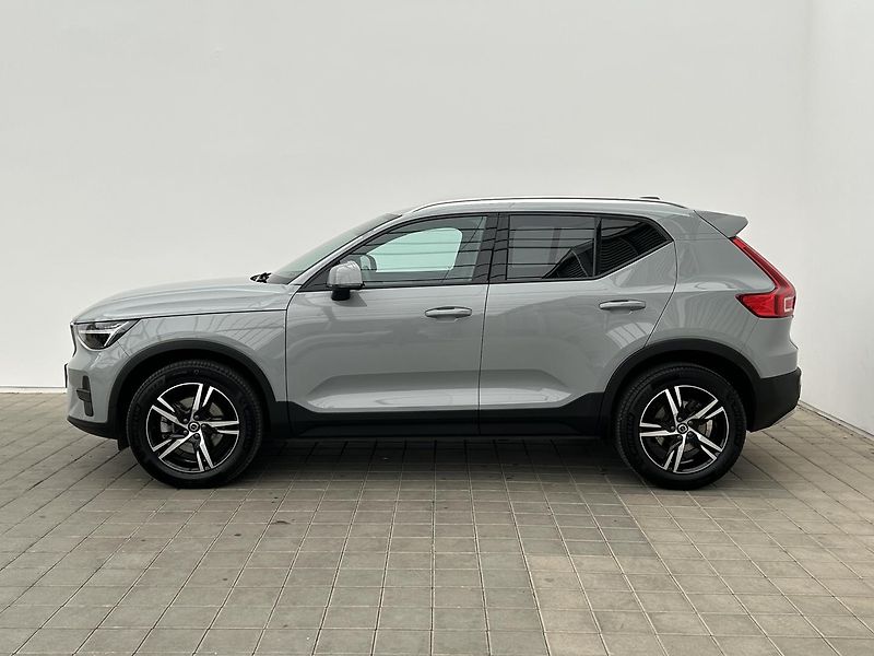 Volvo XC40 2.0  B3 CORE - fotka 3 z 27