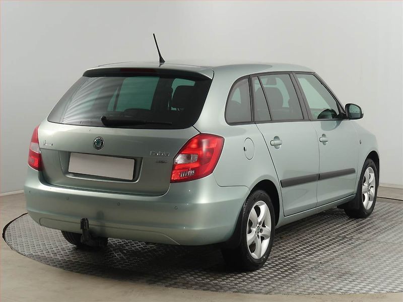 Škoda Fabia (2011) Elegance 1.2 TSI, Tempomat - fotka 5 z 15
