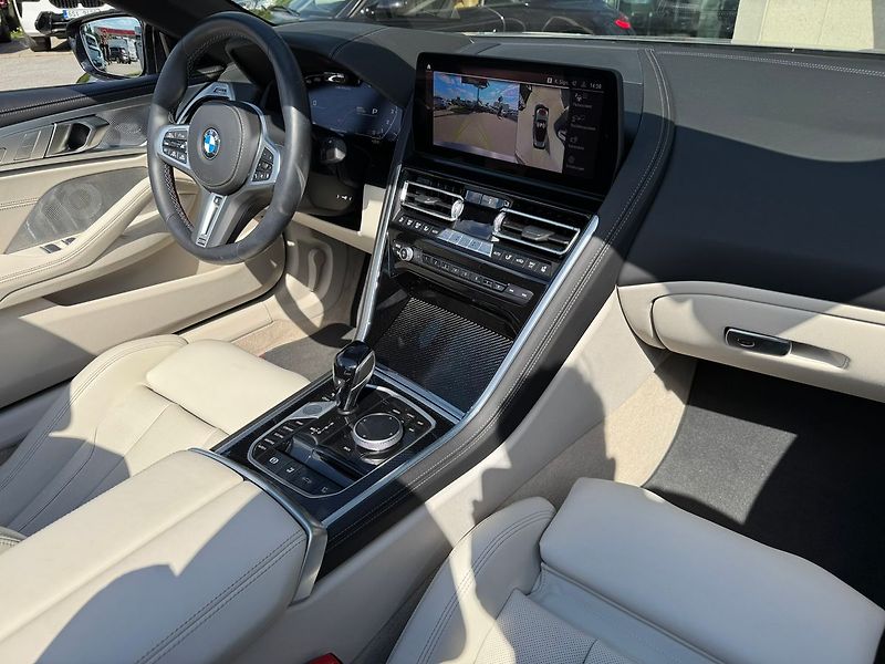 BMW Řada 8 M850i xDrive Cabrio 2025/09 - fotka 20 z 24