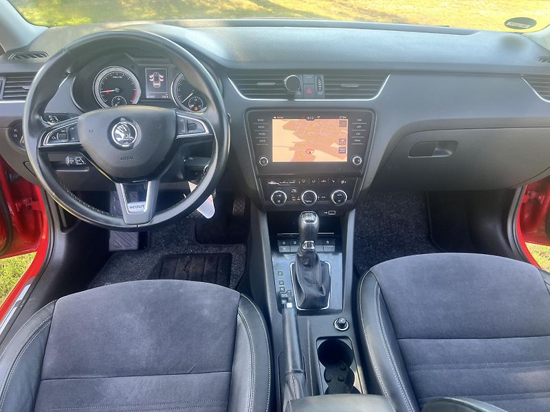 Škoda Octavia 2.0TDI 110KW,SCOUT,4x4,DSG,KůŽ - fotka 31 z 41