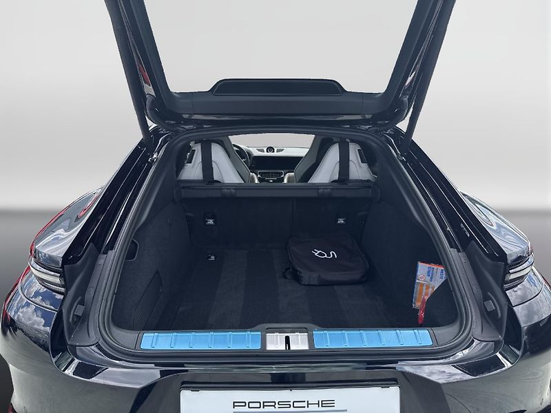 Porsche Panamera 4 E-Hybrid - fotka 20 z 28