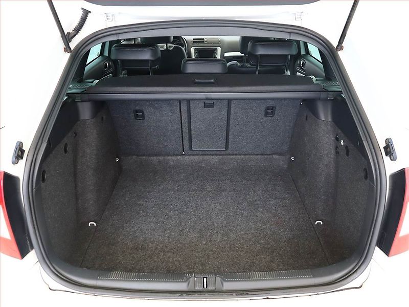 Škoda Octavia (2010) RS 2.0 TSI, Navi, Xenony - fotka 11 z 16
