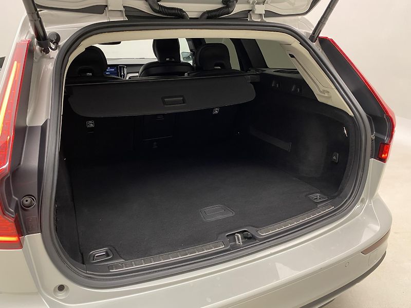 Volvo V60 D4 INSCRIPTION AUT CZ - fotka 6 z 41