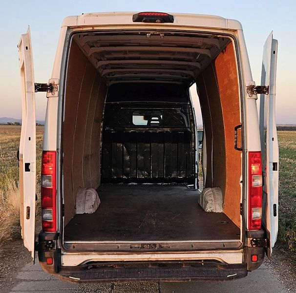 Iveco Daily (2011) 35S13, L4H2 MAXI do 3,5t - fotka 5 z 6