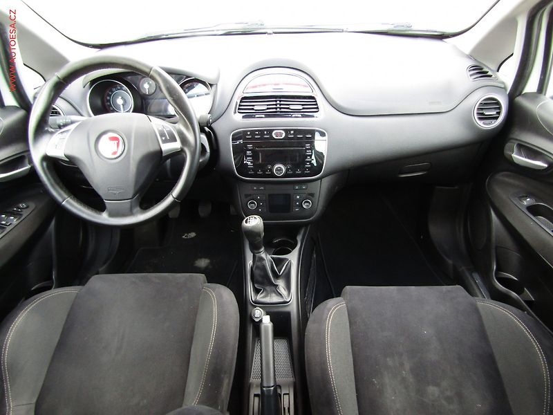 Fiat Punto (2012) 1.3 JTD, ČR, AC, STK4/28 - fotka 8 z 15