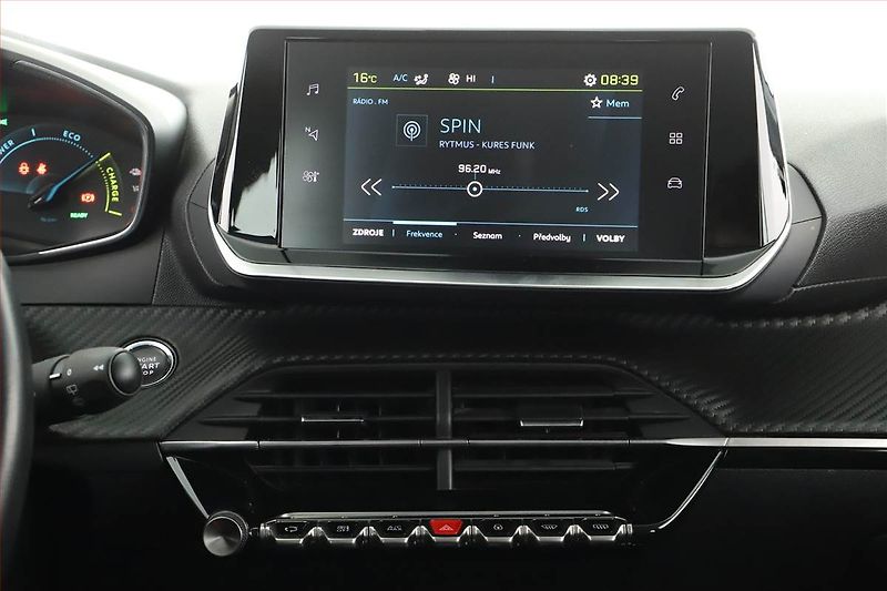 Peugeot 208 (2020) Active 50 kWh, SoH 92% - fotka 12 z 19