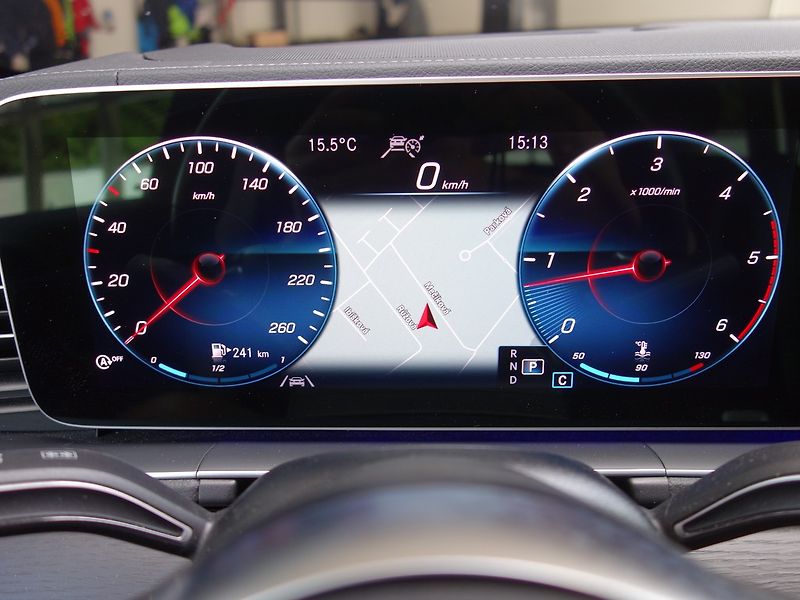 Mercedes-Benz GLS (2023) 400D*PRÉM-PLUS*AMG*PAN*HEAD*CZ - fotka 37 z 50