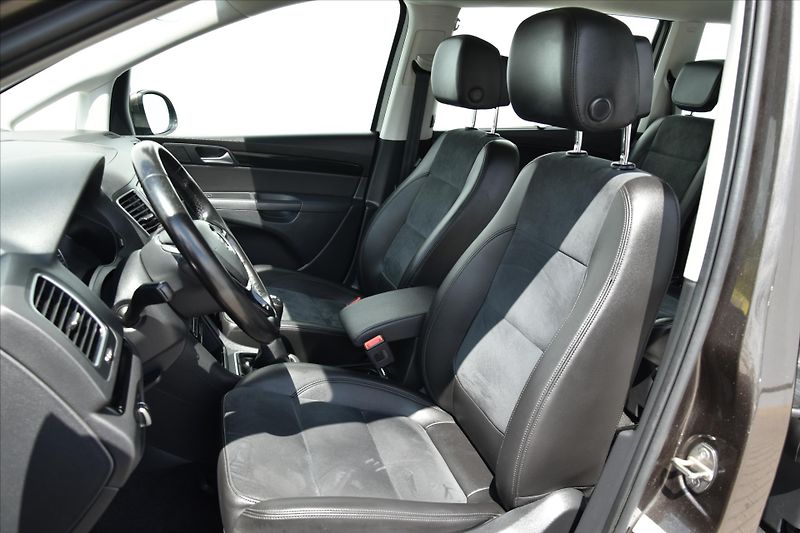 Volkswagen Sharan 2.0TDI 110kW HIGHLINE 1MAJ. ČR - fotka 10 z 25