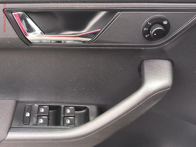 Škoda Fabia (2017) 1.0 TSi, Monte Carlo, navi - fotka 20 z 21
