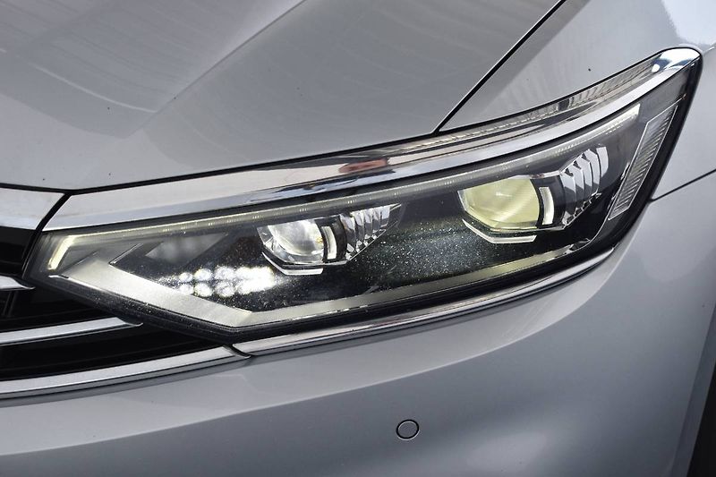 Volkswagen Passat Variant (2023) 2.0TDI 110kW DSG, LED, tažné - fotka 22 z 23