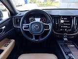 Volvo XC60 T5 AWD // MOMENTUM PRO  - náhled 19