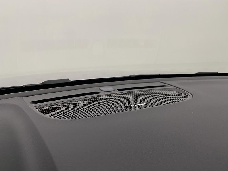 Volvo XC40 (2026) B4 AUT DARK PLUS - fotka 32 z 54