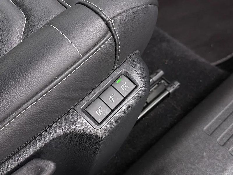 Citroën ë-C4 EV 100kW 50kWh SHINE 1.Maj - fotka 8 z 17