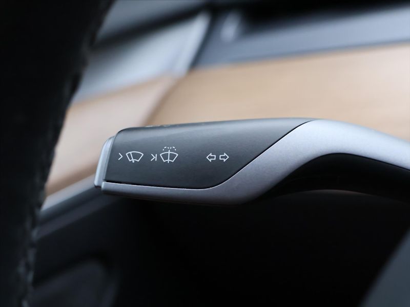Tesla Model 3 Long Range 75kWh AWD sOH 93,2% - fotka 18 z 32