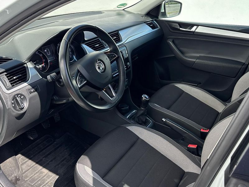 Škoda Rapid AMBITION - fotka 6 z 23