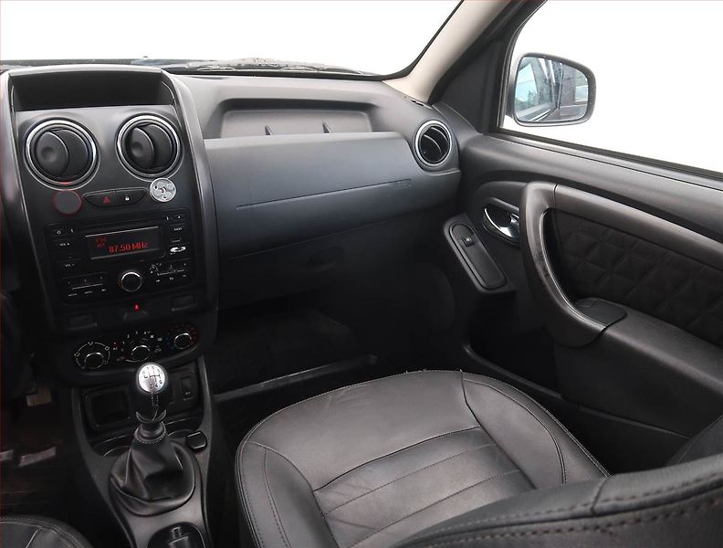 Dacia Duster (2014) 1.2 TCe - fotka 8 z 16