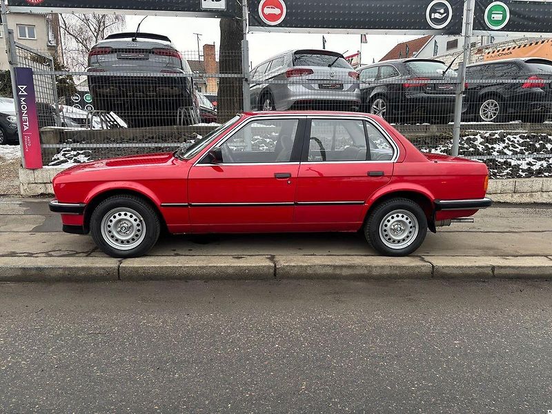 BMW Řada 3 E30-318i/1986/2.maj. garážován - fotka 2 z 50