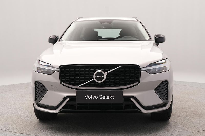 Volvo XC60 B5 AWD PLUS DARK CZ 1.maj - fotka 15 z 44