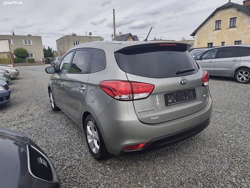 Kia Carens (2013) - fotka 4 z 33
