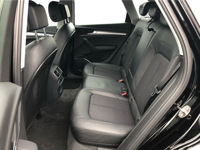 Audi Q5 DESIGN 2.0 TDI 140 KW Quattro - fotka 12 z 30
