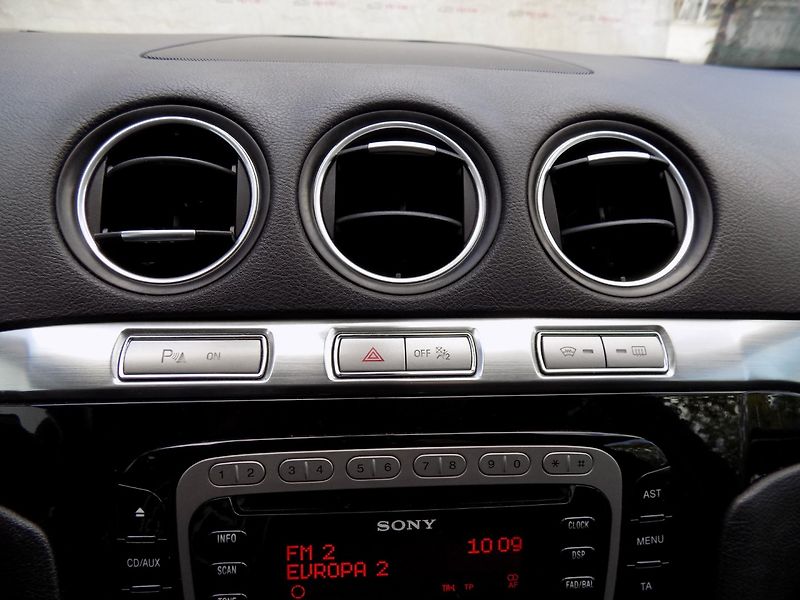 Ford S-MAX (2010) 2.0i/ČR/Klimatizace/LED/ - fotka 33 z 35