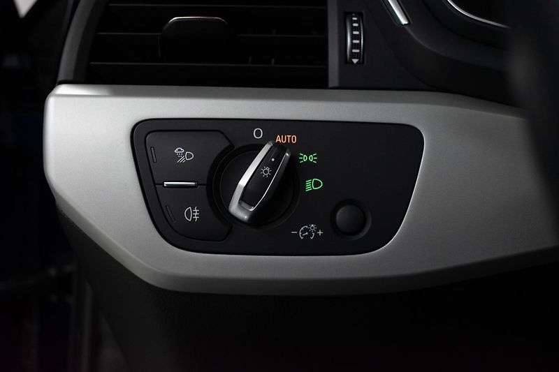 Audi A4 2.0TDI 150kW *ACC*PO ROZVODECH - fotka 16 z 41