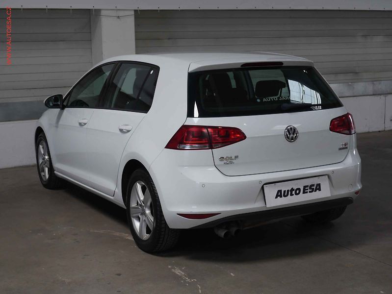Volkswagen Golf (2014) 1.4 TSI, ČR, AC, výhřev sed. - fotka 4 z 25