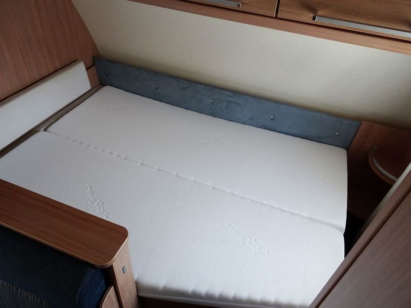 Knaus Südwind 550 FSK Mover 4xlůžko - fotka 11 z 35