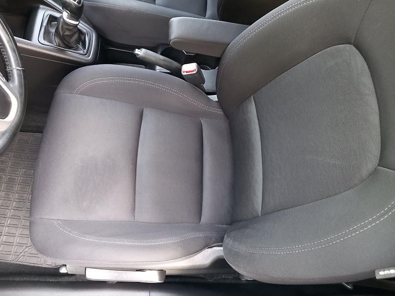 Hyundai ix20 (2014) 1,4CRDi SERVISKA VYHŘ.SEDADLA - fotka 31 z 43