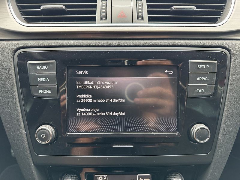 Škoda Rapid (2018) 1.0TSi Xenony Digi Klima DAB - fotka 12 z 48