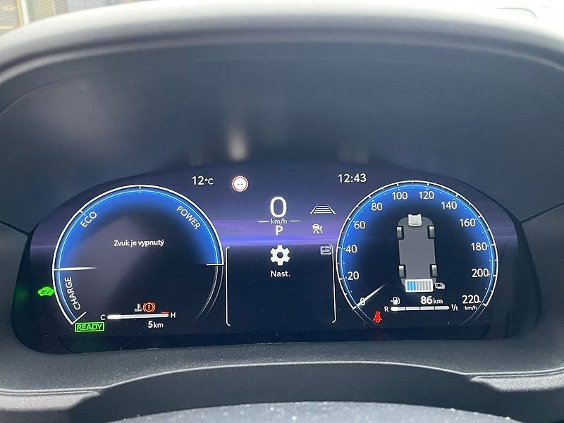 Toyota Yaris 1.5 HEV 130k Executive - fotka 19 z 24