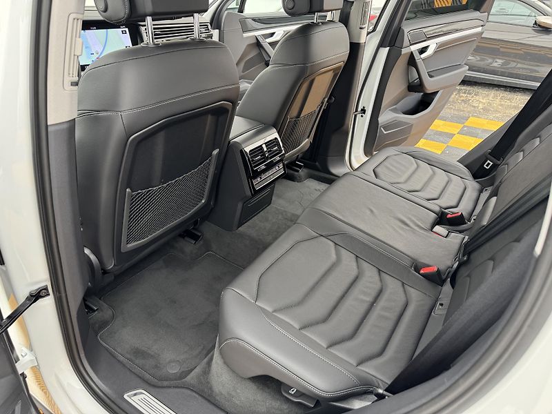 Volkswagen Touareg 3.0Tdi*1-MAJ*DPH*ELEGANCE* - fotka 10 z 43