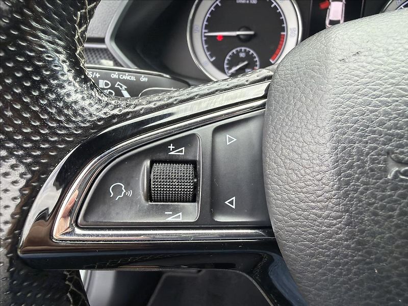 Škoda Superb 2,0 TDI SPORTLINE DSG ČR DPH - fotka 14 z 26