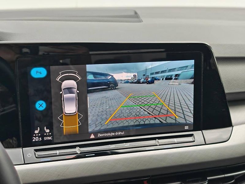 Volkswagen Golf Life 1,0TSi - fotka 16 z 21