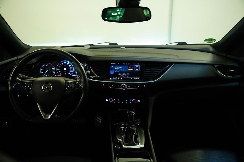 Opel Insignia - fotka 5 z 30
