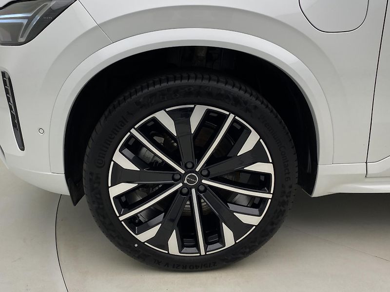Volvo XC90 T8 AWD RECHARGE DARK REZERVACE - fotka 39 z 67