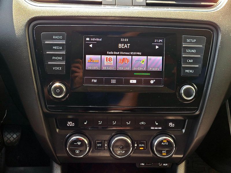 Škoda Octavia Elegance *SERV.KN,BIXENONY   - fotka 38 z 48