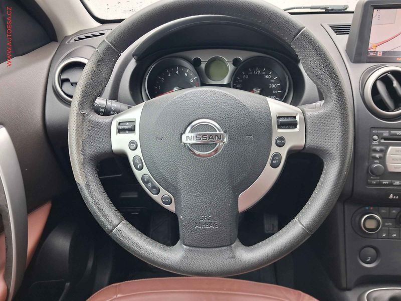 Nissan Qashqai (2007) 2.0i, Tekna, navi - fotka 11 z 18