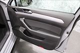 Volkswagen Passat 1,5 TSI DSG Business 1.maj. CZ - náhled 10