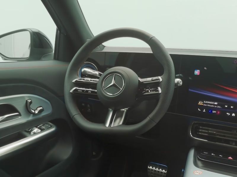 Mercedes-Benz GLB 250+ AMG Advanced+ Pano MULTIB - fotka 11 z 14