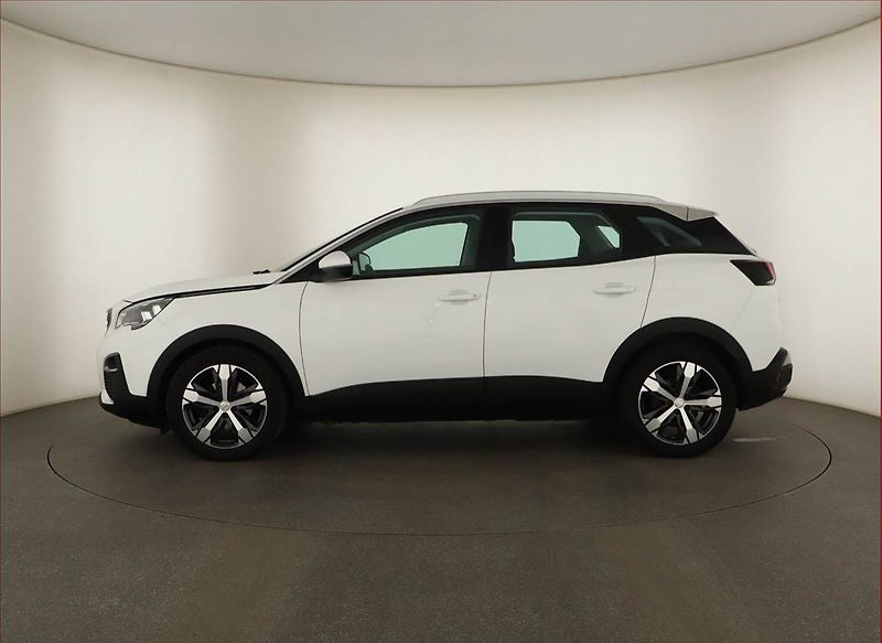 Peugeot 3008 (2018) 1.2 PureTech, ČR,1.maj - fotka 3 z 14