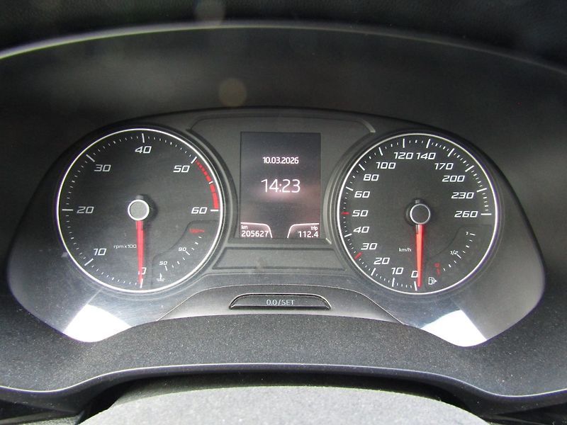 Seat Leon (2014) 16 TDI 77kW - fotka 28 z 35