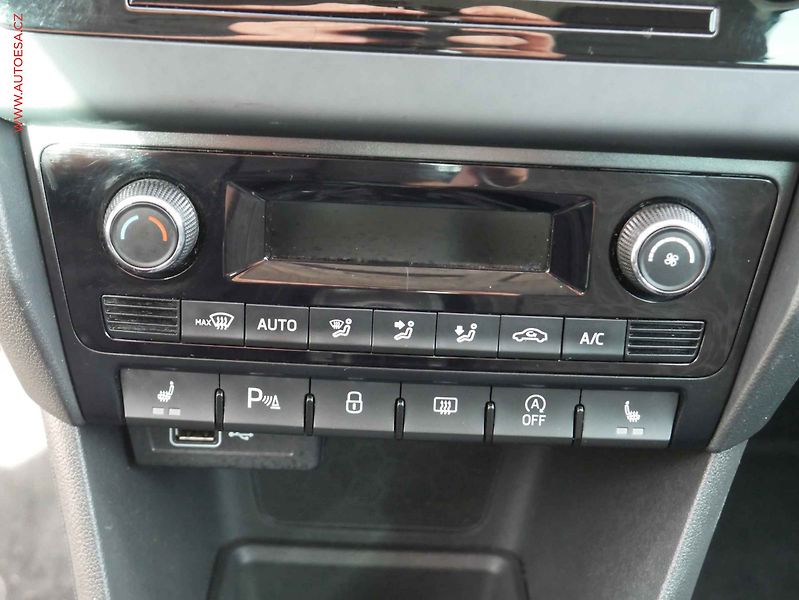 Škoda Rapid (2018) 1.0 TSi, Clever, xenon - fotka 15 z 19