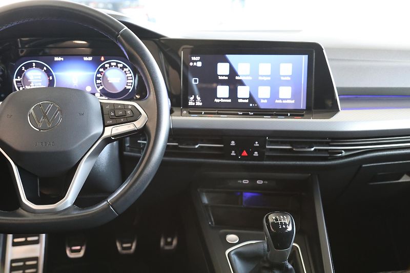 Volkswagen Golf Variant (2023) 2.0TDI LED Navi Tažné Display - fotka 34 z 39
