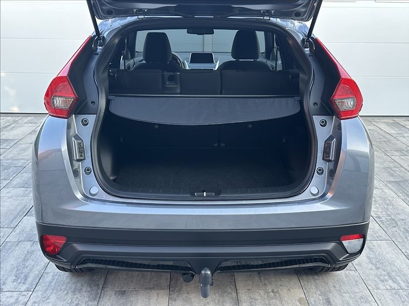 Mitsubishi Eclipse Cross 1,5 Turbo 163PS  Connect+ A/T - fotka 40 z 54