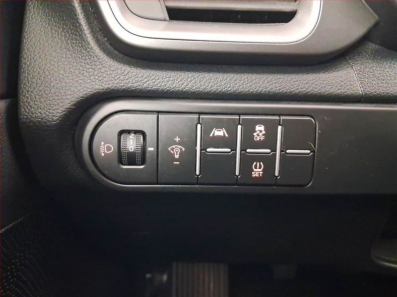 Kia Ceed (2022) 1.5 T-GDI, ČR,1.maj - fotka 17 z 20