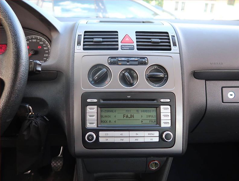 Volkswagen Touran (2007) 1.6, LPG, Tempomat - fotka 12 z 17