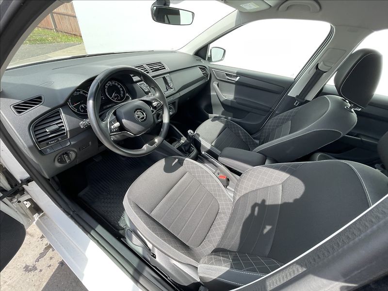 Škoda Fabia 1,0 TSI Combi Ambition Plus - fotka 5 z 23